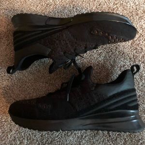 Black  LV VNR Sneakers size 9